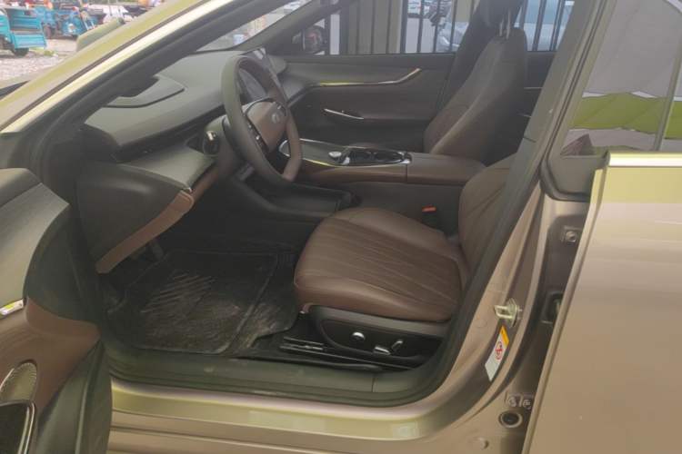 Used CHANGAN NEVO A07 2025 Blue Whale Pure Electric 625 Flagship Model Left Front Seat