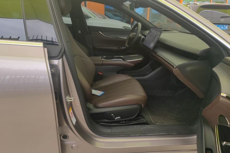 Used CHANGAN NEVO A07 2025 Blue Whale Pure Electric 625 Flagship Model Right Front Seat