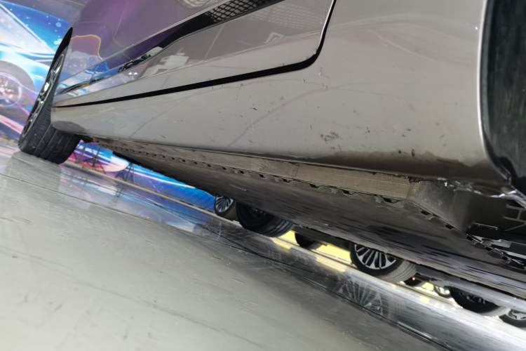 Used CHANGAN NEVO A07 2025 Blue Whale Pure Electric Version 625 Luxury Model Right Side Sill