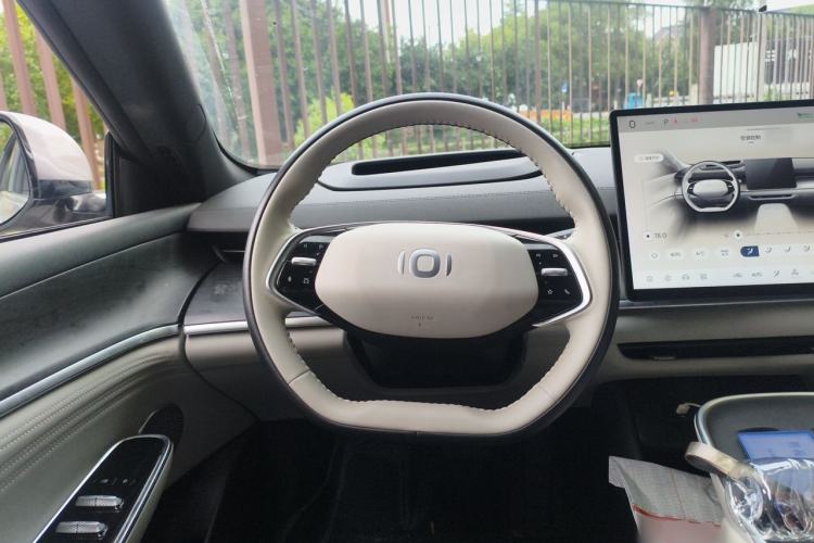 Used CHANGAN NEVO A07 2025 Blue Whale Pure Electric 710 Flagship Model Steering Wheel