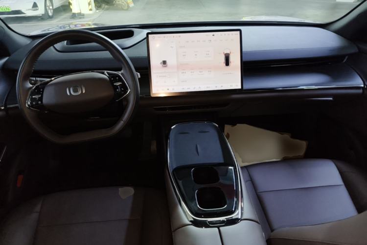 Used CHANGAN NEVO A07 2025 All-Electric "Real Bargain" 525 Luxury Model Center Console