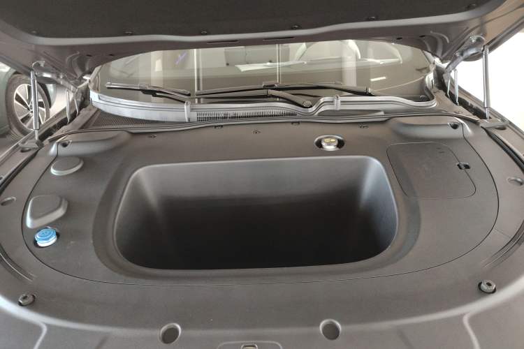 Used CHANGAN NEVO A07 2025 All-Electric "True Fragrance" Edition 710-Mile Long-Range Version Engine Bay