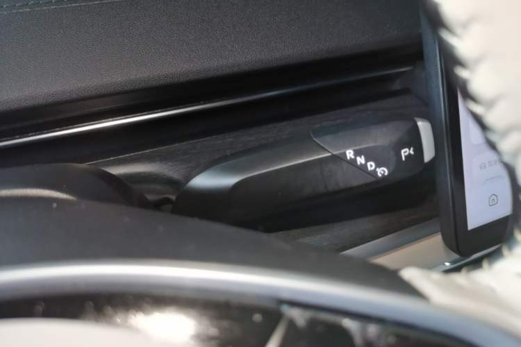 Used CHANGAN NEVO A07 2025 Range-Extended "True Fragrant" Edition 230 Flagship Model Gear Lever