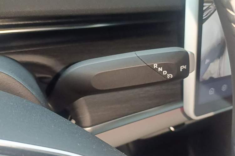 Used CHANGAN NEVO A07 2025 All-Electric "True Fragrance" Edition 710-Mile Long-Range Version Gear Lever