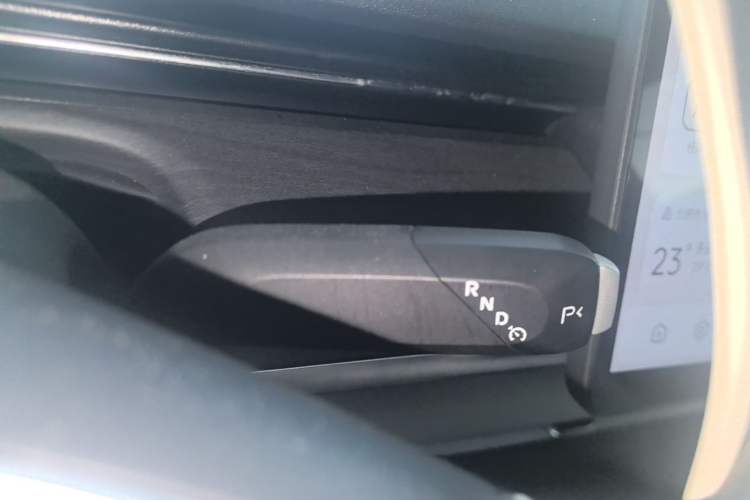 Used CHANGAN NEVO A07 2025 All-Electric "Real Bargain" 525 Luxury Model Gear Lever