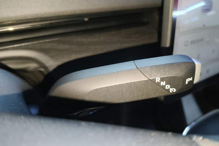 Used CHANGAN NEVO A07 2025 All-Electric "Real Bargain" 525 Luxury Model Gear Lever