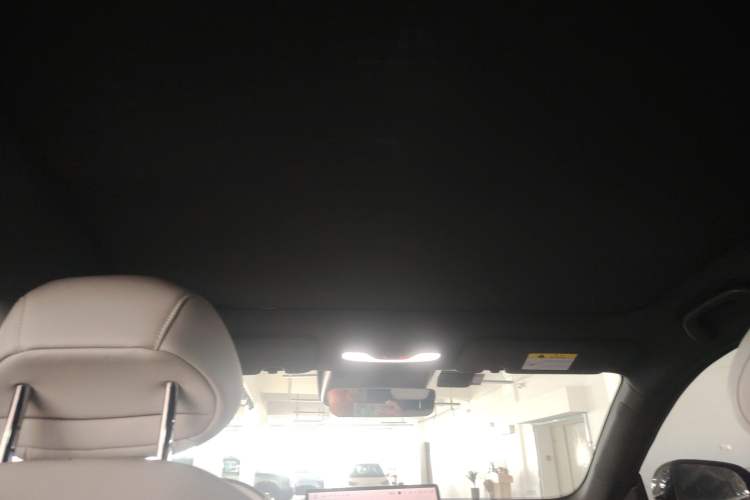 Used CHANGAN NEVO A07 2025 All-Electric "True Fragrance" Edition 710-Mile Long-Range Version Headliner