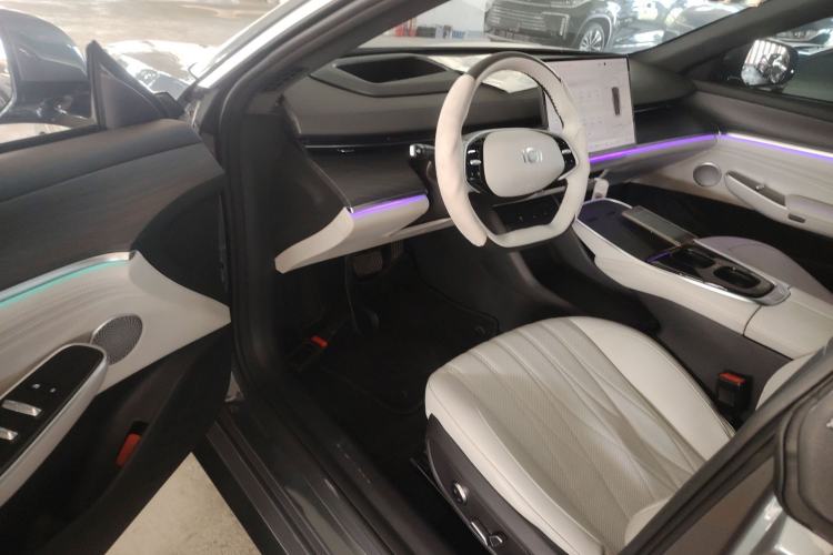 Used CHANGAN NEVO A07 2025 All-Electric "True Fragrance" Edition 710-Mile Long-Range Version Interior 3