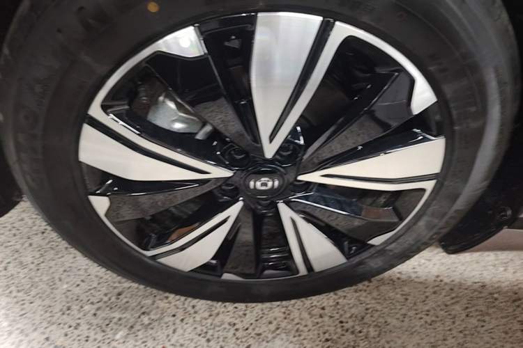 Used CHANGAN NEVO A07 2025 Blue Whale Range-Extending Model 140 Elite Version Left Front Wheel Hub