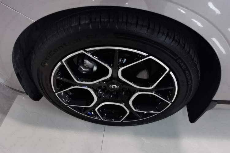 Used CHANGAN NEVO A07 2025 Blue Whale Extended-Range 230 Prestige Model Left Front Wheel Hub