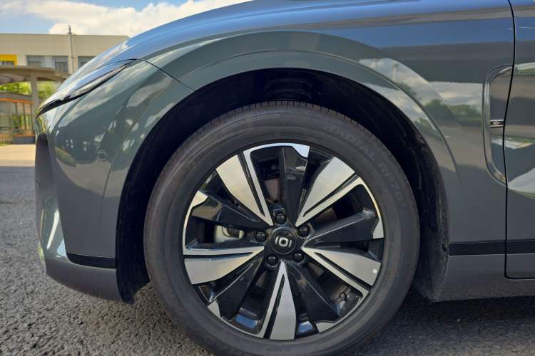 Used CHANGAN NEVO A07 2025 All-Electric "Real Bargain" 525 Luxury Model Left Front Wheel Hub