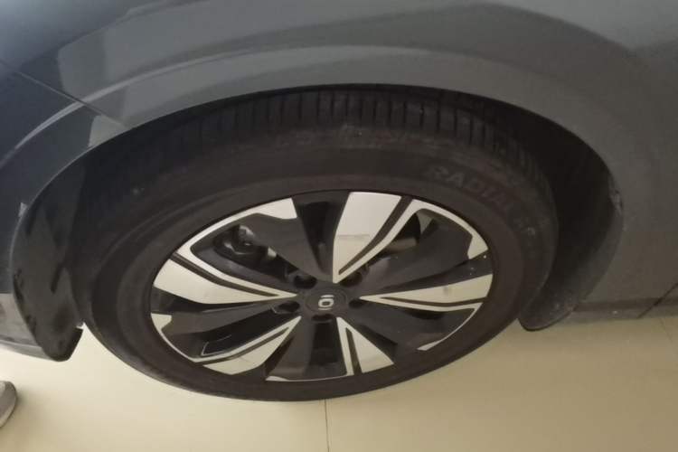 Used CHANGAN NEVO A07 2025 Blue Whale Pure Electric Version 525 Luxury Model Left Front Wheel Hub