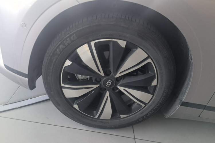 Used CHANGAN NEVO A07 2025 All-Electric "Real Bargain" 525 Luxury Model Left Front Wheel Hub