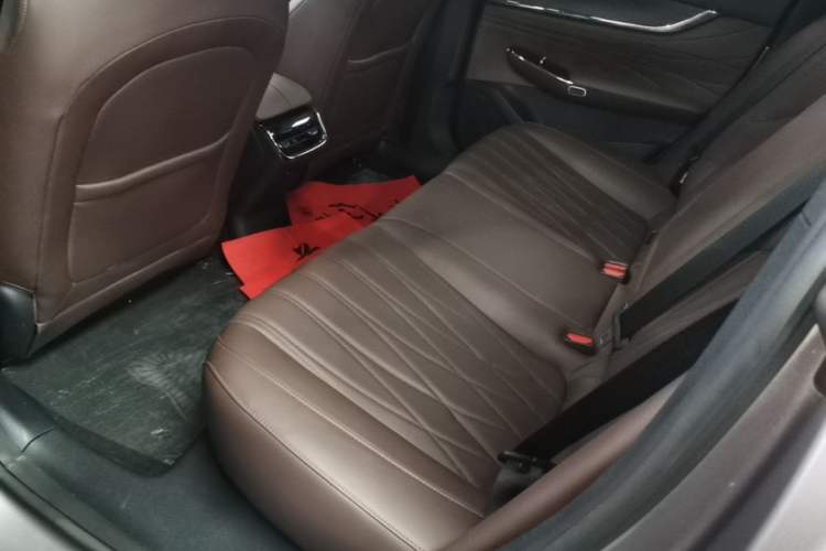Used CHANGAN NEVO A07 2025 Blue Whale Pure Electric 625 Flagship Model Left Rear Seat