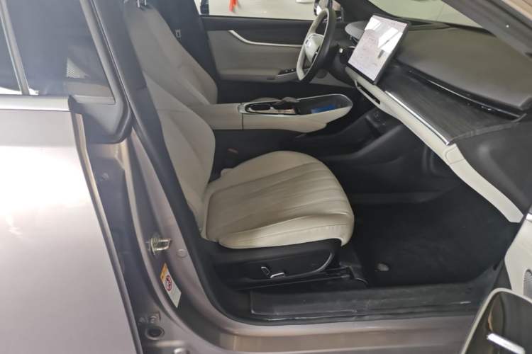 Used CHANGAN NEVO A07 2025 Pure Electric "True Fragrance" Edition 625 Flagship Model Right Front Seat