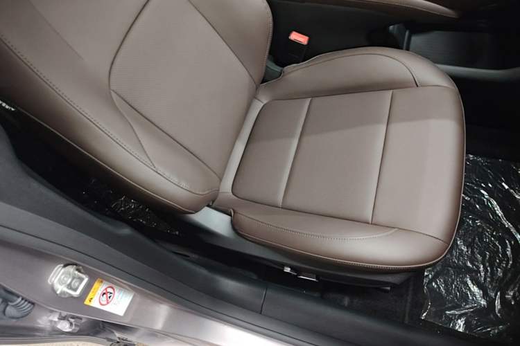 Used CHANGAN NEVO A07 2025 Blue Whale Range-Extending Model 140 Elite Version Right Front Seat