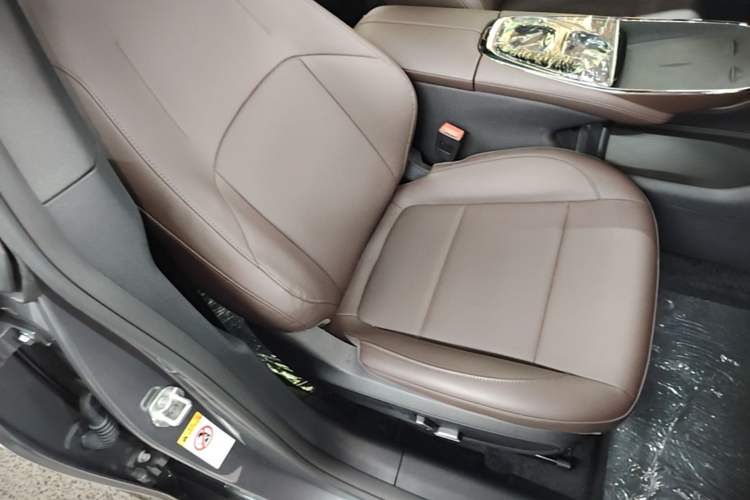 Used CHANGAN NEVO A07 2025 Blue Whale Range-Extending Model 140 Elite Version Right Front Seat