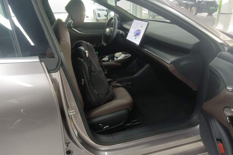 Used CHANGAN NEVO A07 2025 Blue Whale Extended-Range 230 Prestige Model Right Front Seat