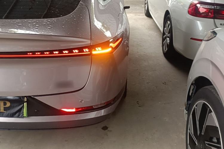 Used CHANGAN NEVO A07 2025 All-Electric "True Fragrance" Edition 710-Mile Long-Range Version Right Rear Taillight