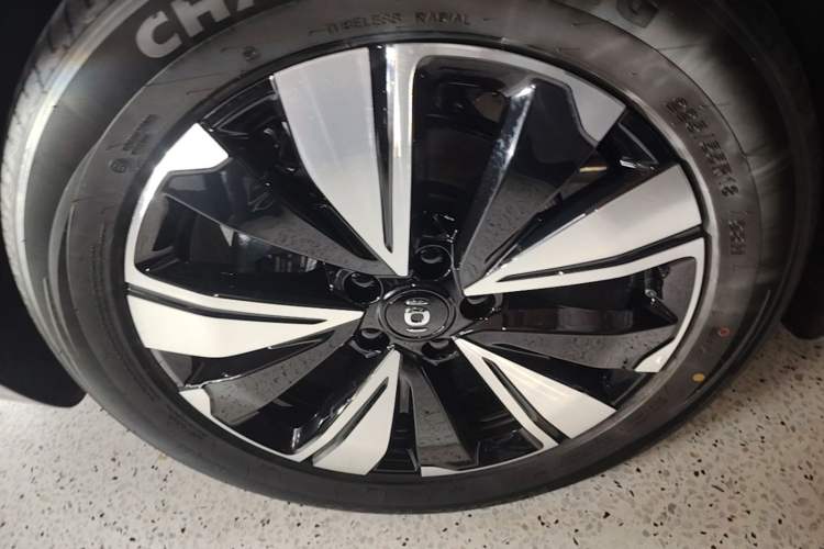 Used CHANGAN NEVO A07 2025 Blue Whale Range-Extending Model 140 Elite Version Right Rear Wheel Hub