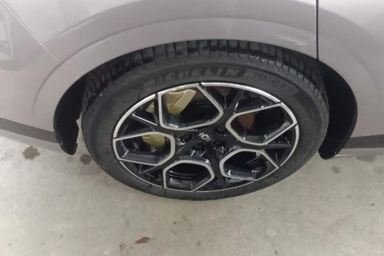 Used CHANGAN NEVO A07 2025 All-Electric "True Fragrance" Edition 710-Mile Long-Range Version Right Rear Wheel Hub