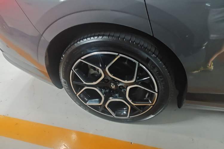Used CHANGAN NEVO A07 2025 Range-Extended "True Fragrant" Edition 230 Flagship Model Right Rear Wheel Hub