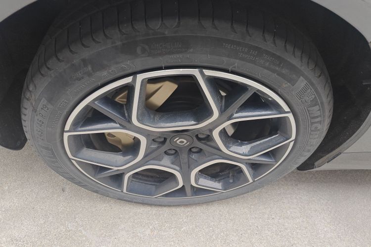 Used CHANGAN NEVO A07 2025 All-Electric "True Fragrance" Edition 710-Mile Long-Range Version Right Rear Wheel Hub