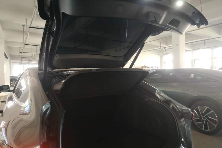 Used CHANGAN NEVO A07 2025 All-Electric "True Fragrance" Edition 710-Mile Long-Range Version Trunk