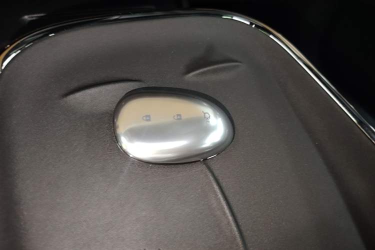 Used CHANGAN NEVO A07 2025 Blue Whale Range-Extending Model 140 Elite Version Vehicle Key