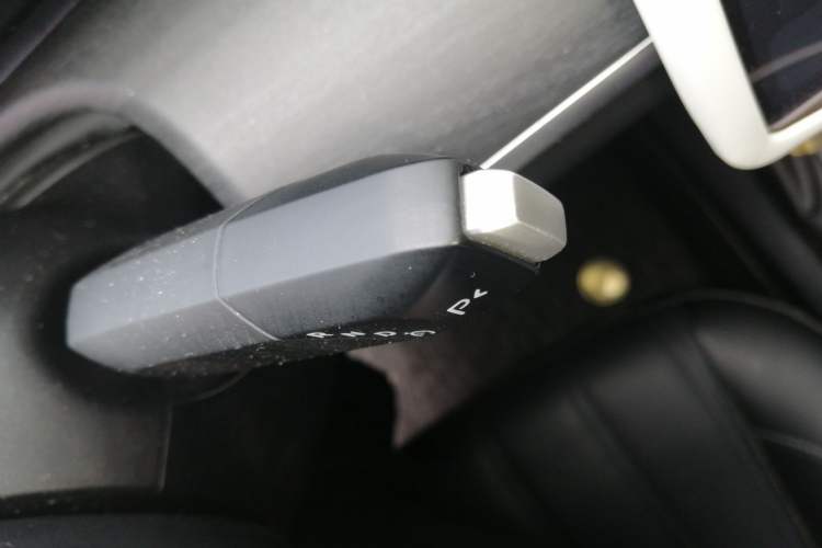 Used CHANGAN NEVO A07 2025 Blue Whale Pure Electric 625 Flagship Model Gear Lever