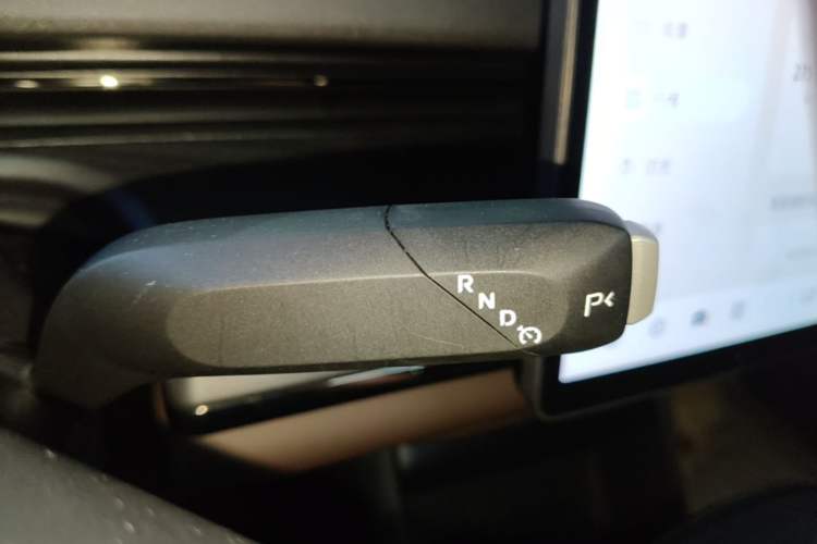 Used CHANGAN NEVO A07 2025 Blue Whale Pure Electric Version 525 Luxury Model Gear Lever