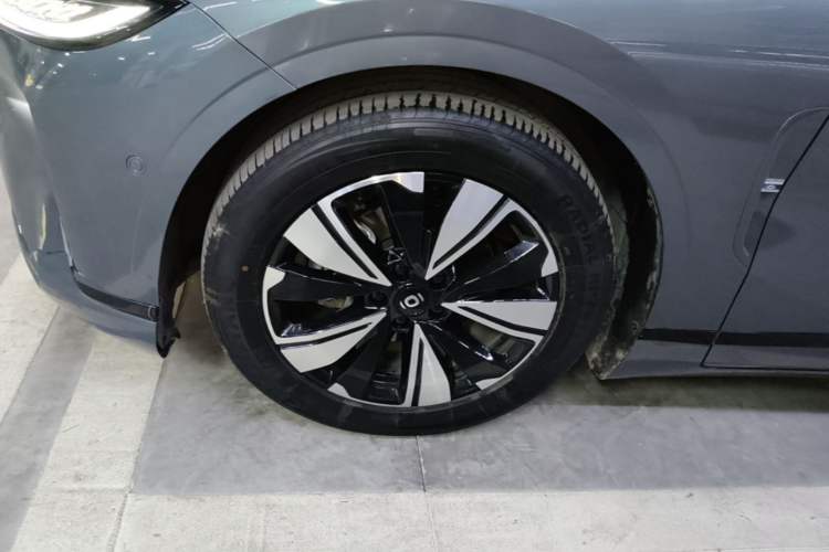 Used CHANGAN NEVO A07 2025 Blue Whale Pure Electric Version 525 Luxury Model Left Front Wheel Hub