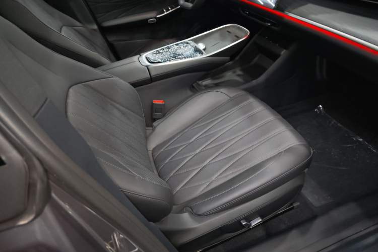 Used CHANGAN NEVO A07 2025 Blue Whale Range-Extending Version 230 Flagship Model Right Front Seat