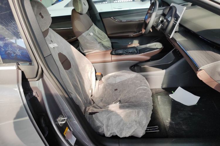 Used CHANGAN NEVO A07 2025 Blue Whale Range-Extending Model 140 Elite Version Right Front Seat