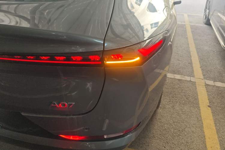 Used CHANGAN NEVO A07 2025 All-Electric "True Fragrance" Edition 710-Mile Long-Range Version Right Rear Taillight