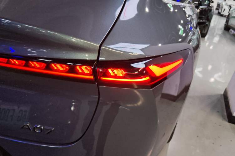 Used CHANGAN NEVO A07 2025 Blue Whale Range-Extending Version 230 Flagship Model Right Rear Taillight