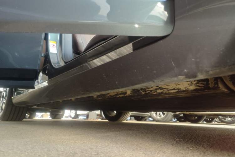 Used CHANGAN NEVO A07 2025 All-Electric "True Fragrance" Edition 710-Mile Long-Range Version Right Side Sill