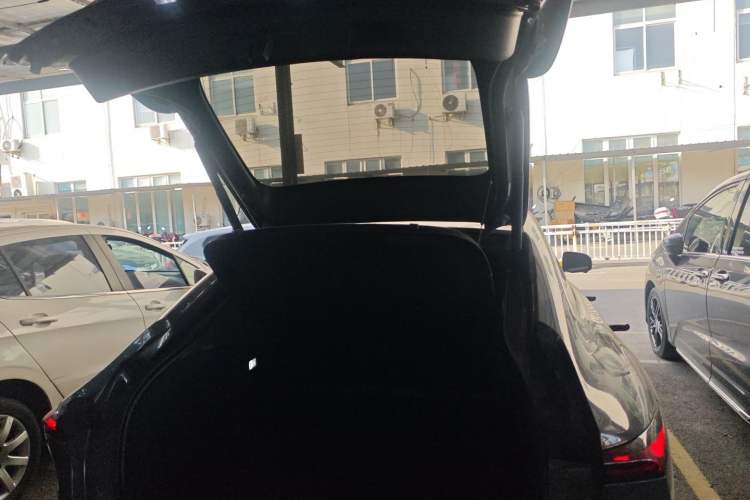 Used CHANGAN NEVO A07 2025 All-Electric "True Fragrance" Edition 710-Mile Long-Range Version Trunk