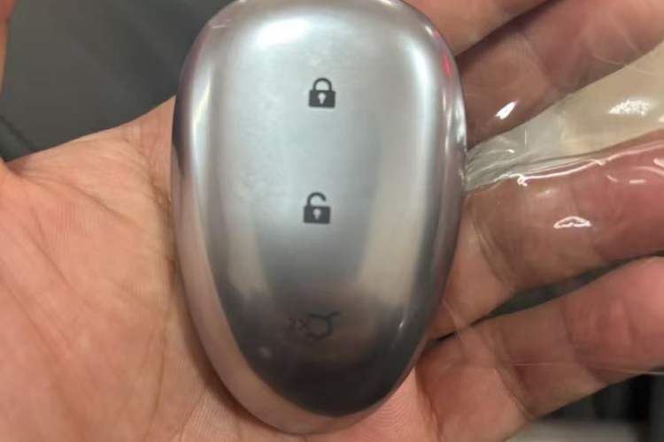 Used CHANGAN NEVO A07 2025 Blue Whale Range-Extending Model 140 Elite Version Vehicle Key