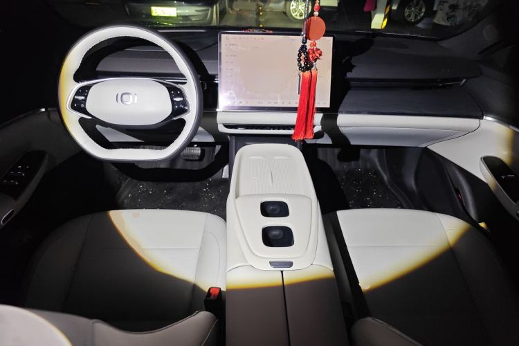Used CHANGAN NEVO A07 2025 Blue Whale Range-Extending Model 140 Elite Version Center Console