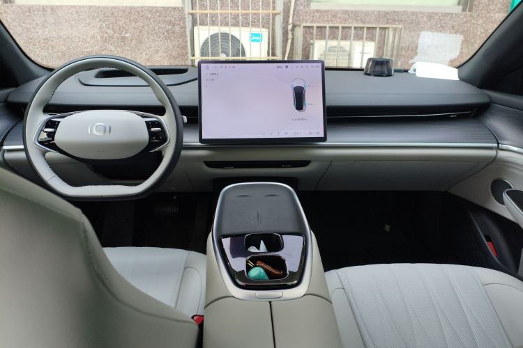 Used CHANGAN NEVO A07 2025 All-Electric "True Fragrance" Edition 710-Mile Long-Range Version Center Console
