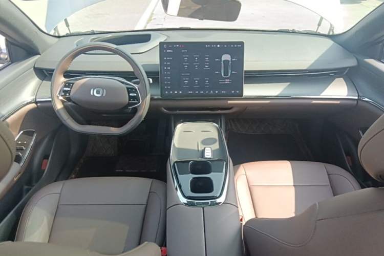 Used CHANGAN NEVO A07 2025 Blue Whale Range-Extending Model 140 Elite Version Center Console