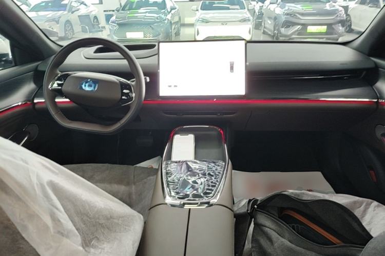 Used CHANGAN NEVO A07 2025 All-Electric "True Fragrance" Edition 710-Mile Long-Range Version Center Console