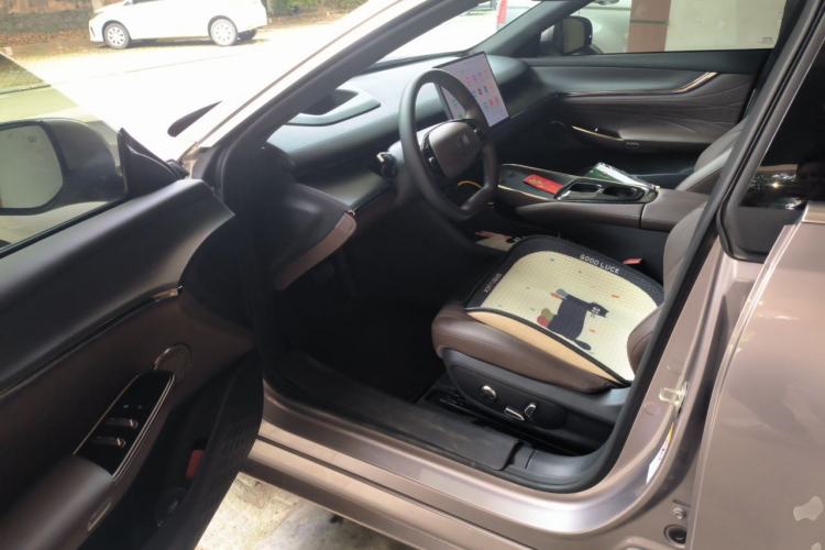 Used CHANGAN NEVO A07 2025 Blue Whale Range-Extending Version 230 Flagship Model Driver Seat