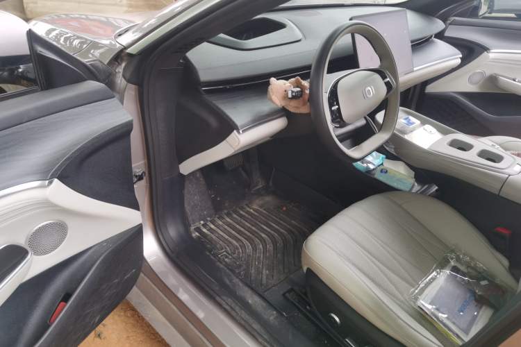 Used CHANGAN NEVO A07 2025 All-Electric "True Fragrance" Edition 710-Mile Long-Range Version Driver Seat