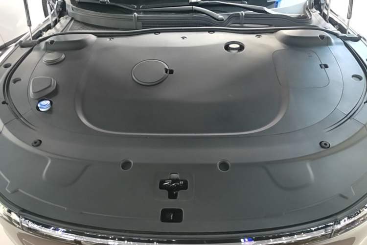 Used CHANGAN NEVO A07 2025 Blue Whale Pure Electric Version 525 Luxury Model Engine Bay