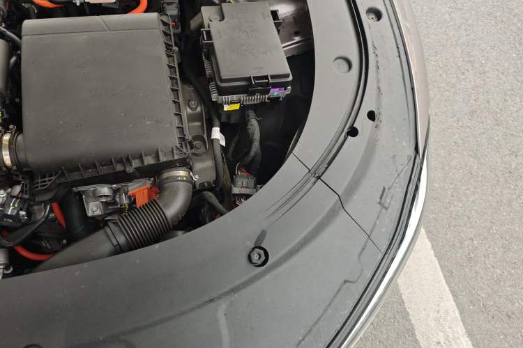 Used CHANGAN NEVO A07 2025 Range-Extended "True Fragrant" Edition 230 Flagship Model Engine Bay Left
