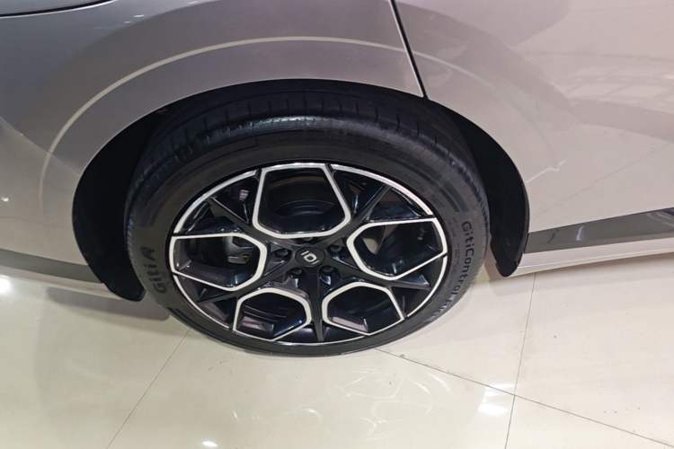 Used CHANGAN NEVO A07 2025 Blue Whale Pure Electric 625 Flagship Model Exterior 5