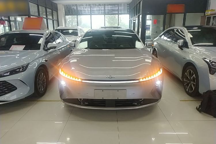 Used CHANGAN NEVO A07 2025 All-Electric "True Fragrance" Edition 710-Mile Long-Range Version Front