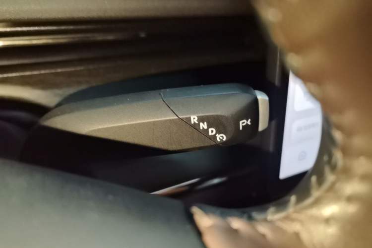 Used CHANGAN NEVO A07 2025 Blue Whale Pure Electric 625 Flagship Model Gear Lever